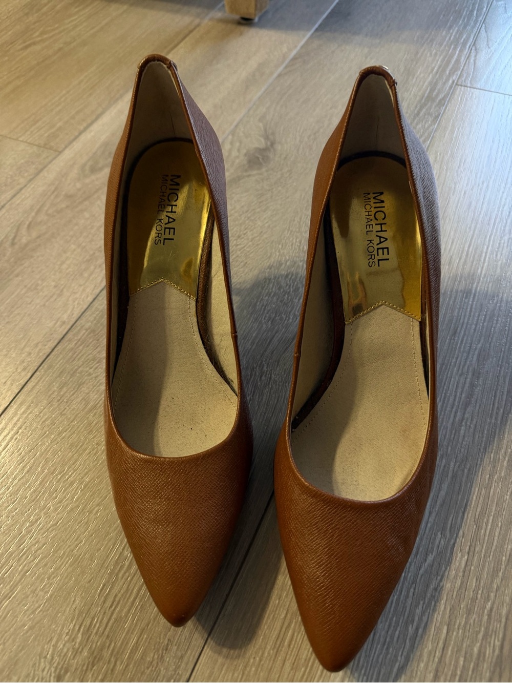 Michael Michael Kors Classic Brown Women's Leather Pump - size 8